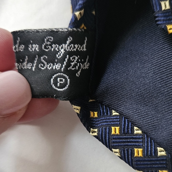 HOLLIDAY & BROWN Silk Macclesfield Navy Basket Weave Tie - Picture 9 of 9